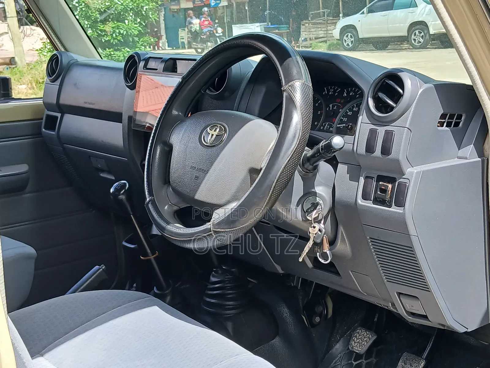 Toyota Land Cruiser 2015