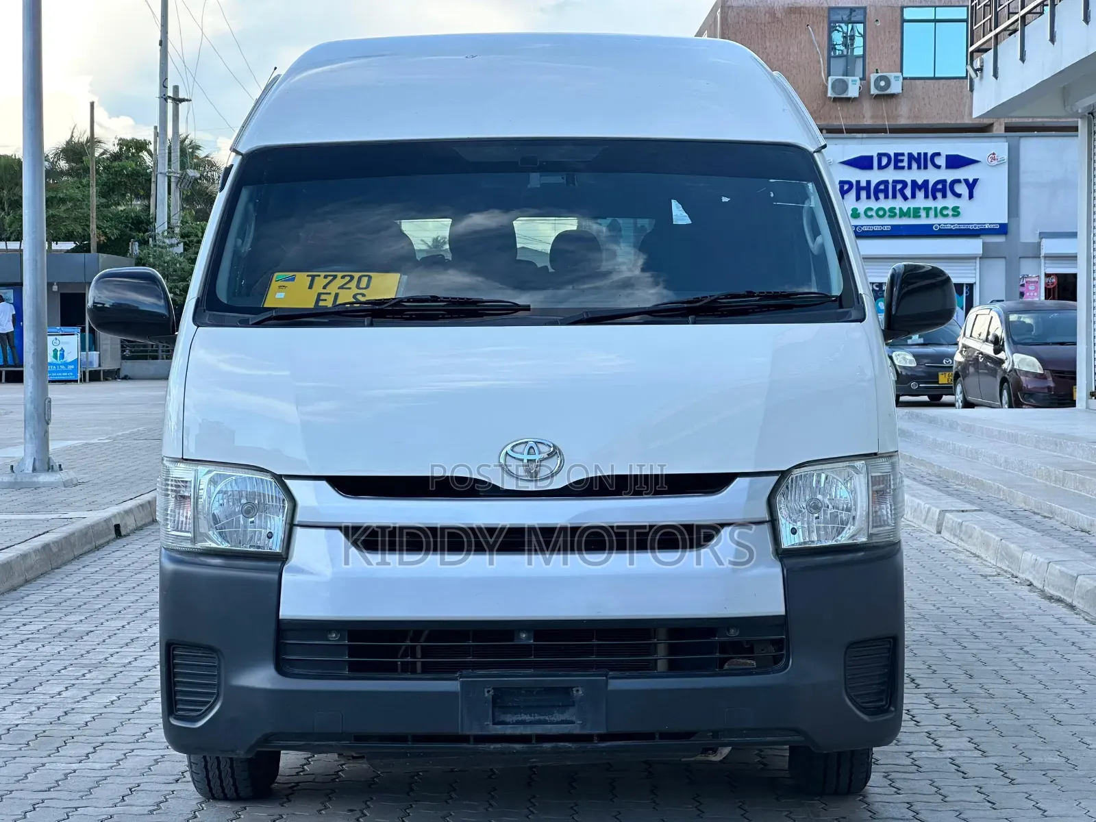 Toyota HiAce 2015 White