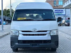 Toyota HiAce 2015 White