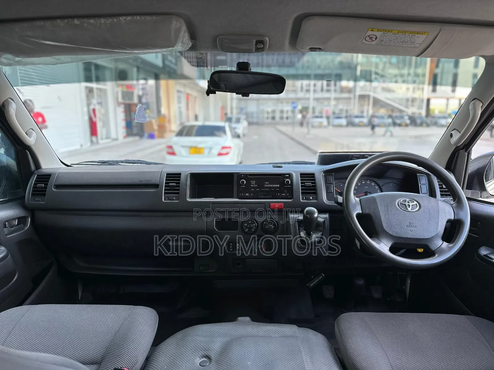 Toyota HiAce 2015 White
