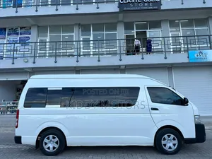Toyota HiAce 2015 White