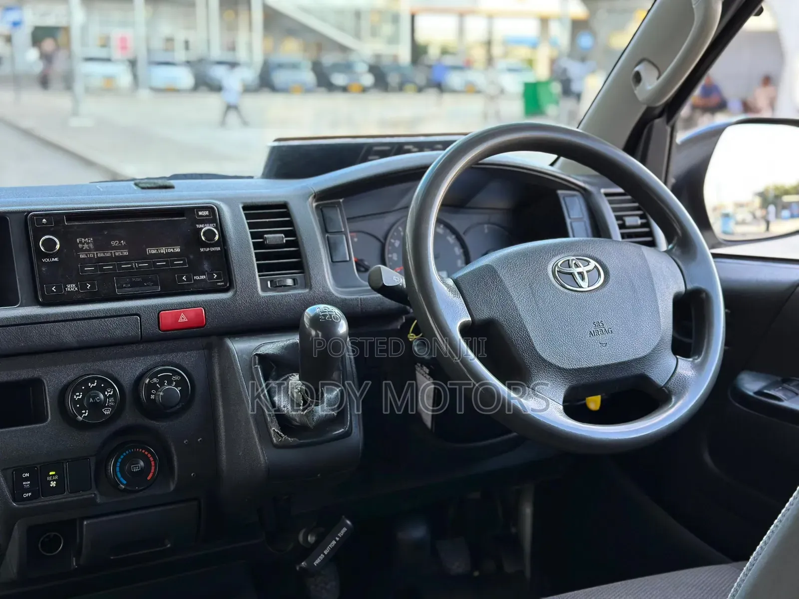 Toyota HiAce 2015 White
