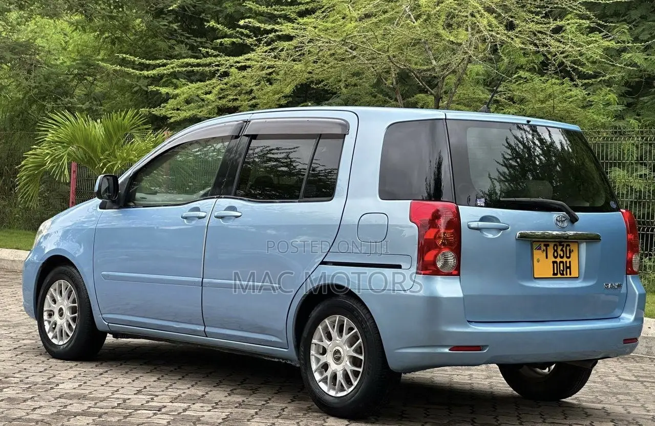 Toyota Raum 1.5 AWD 2004 Blue