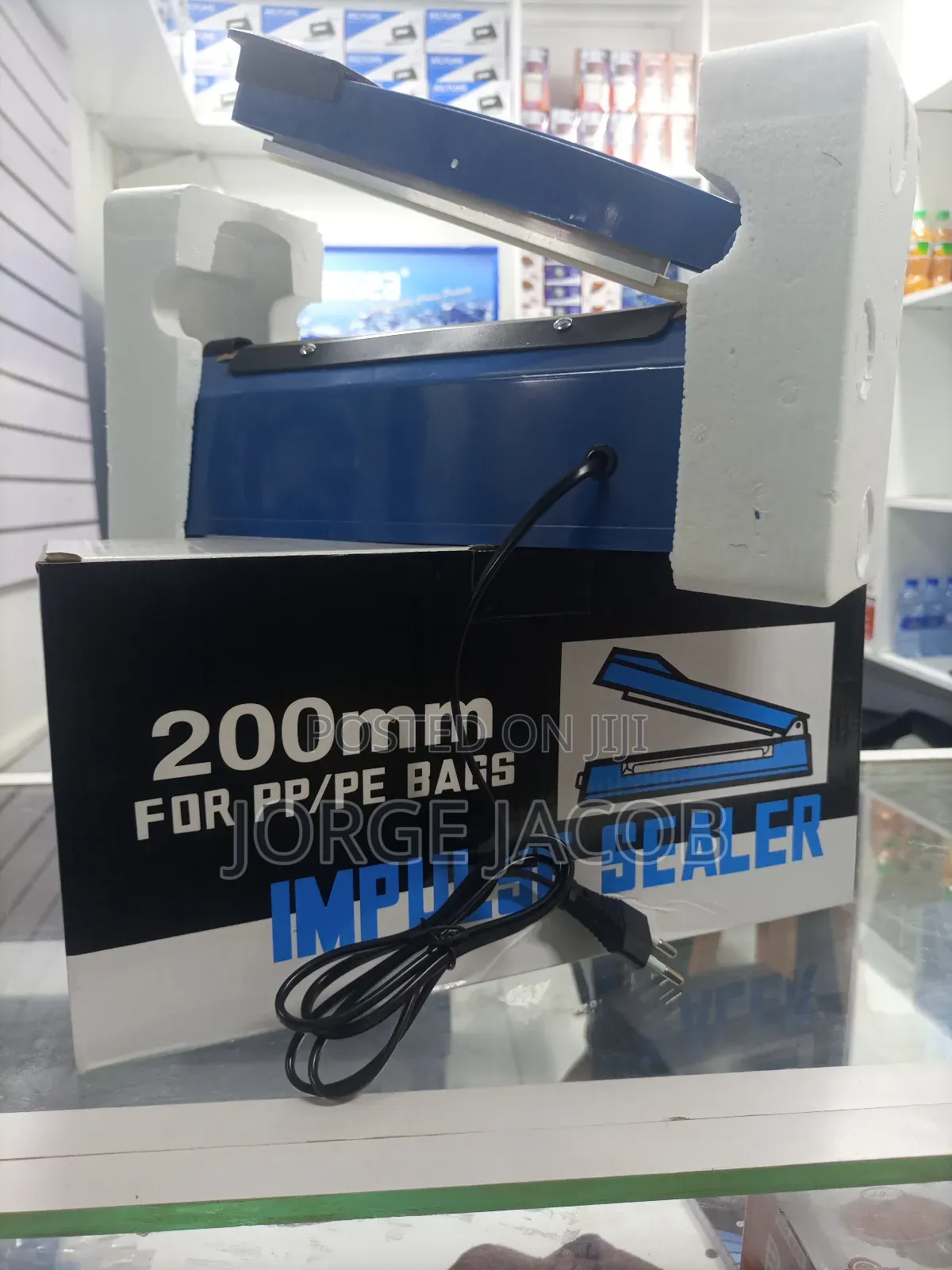 Sealing Plastic Bags and Packaging