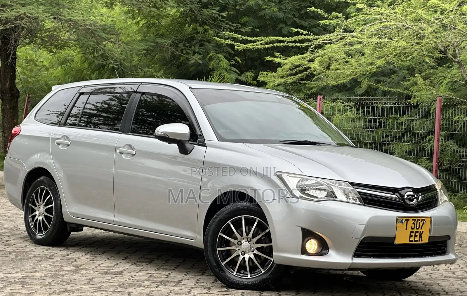 Toyota Corolla Fielder 1.5 Petrol FWD 2014 Silver