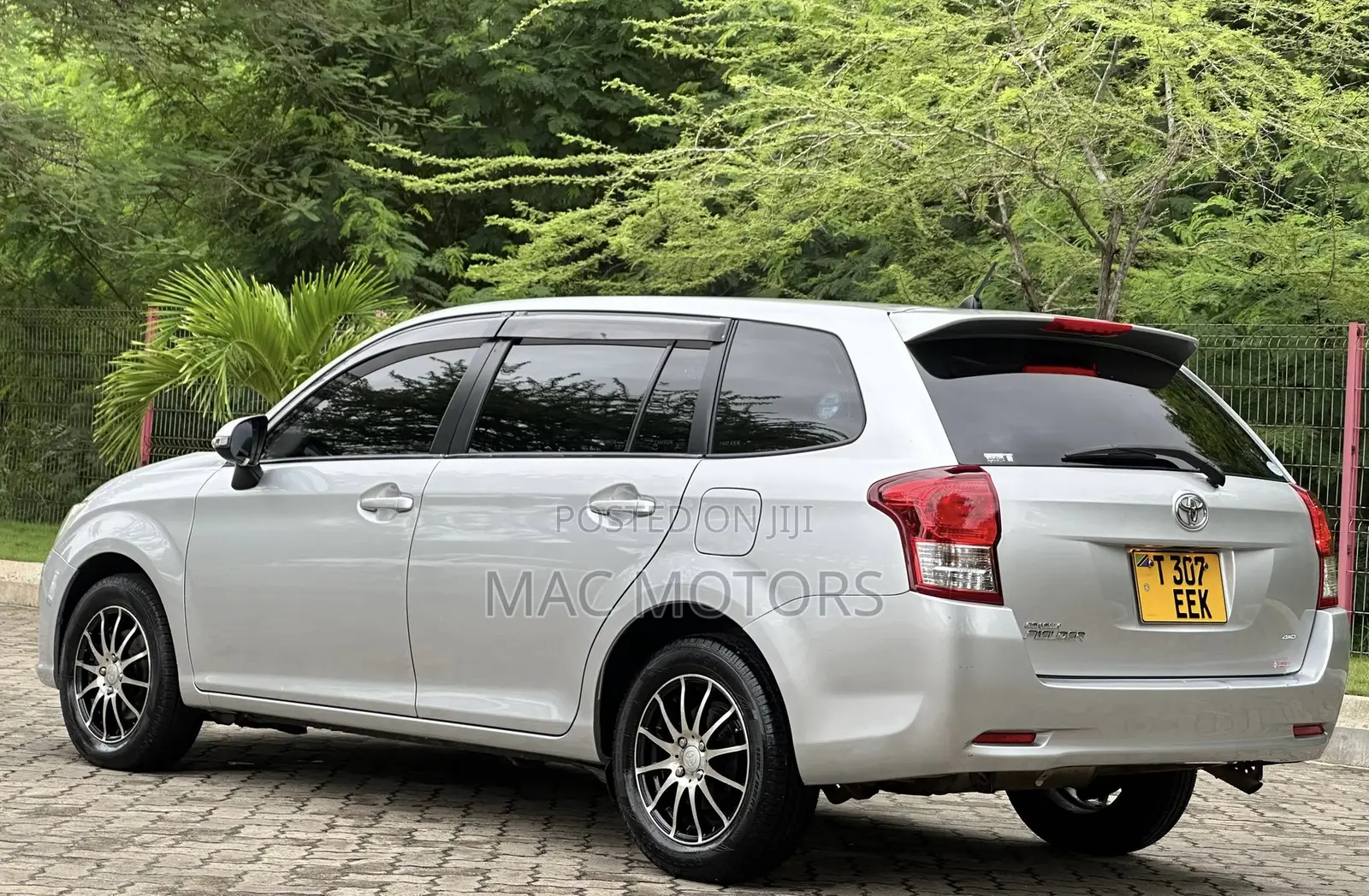 Toyota Corolla Fielder 1.5 Petrol FWD 2014 Silver