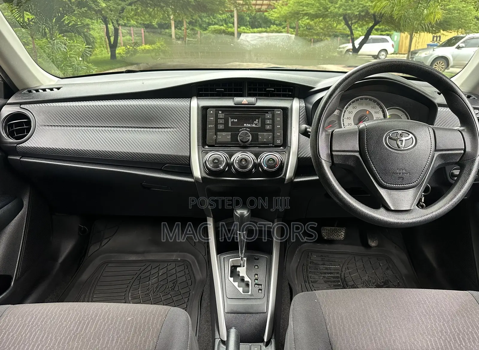 Toyota Corolla Fielder 1.5 Petrol FWD 2014 Silver