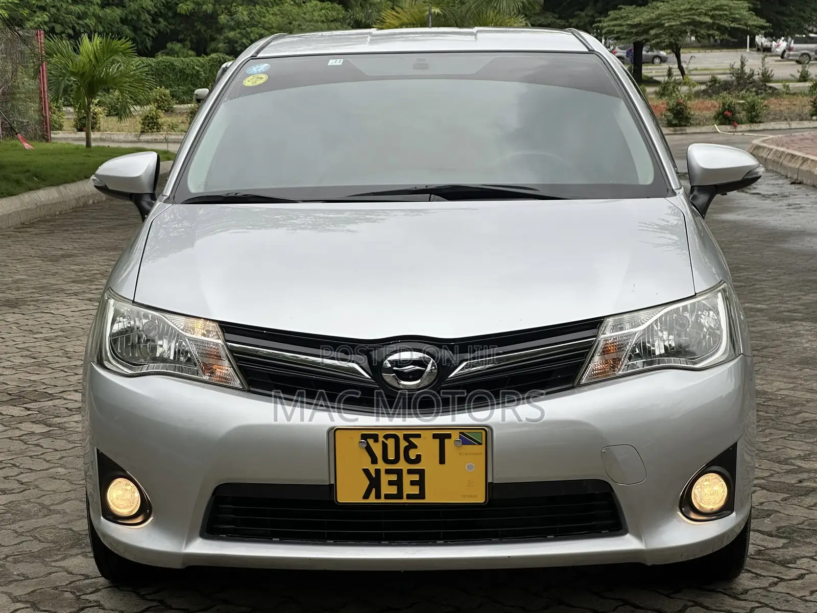 Toyota Corolla Fielder 1.5 Petrol FWD 2014 Silver