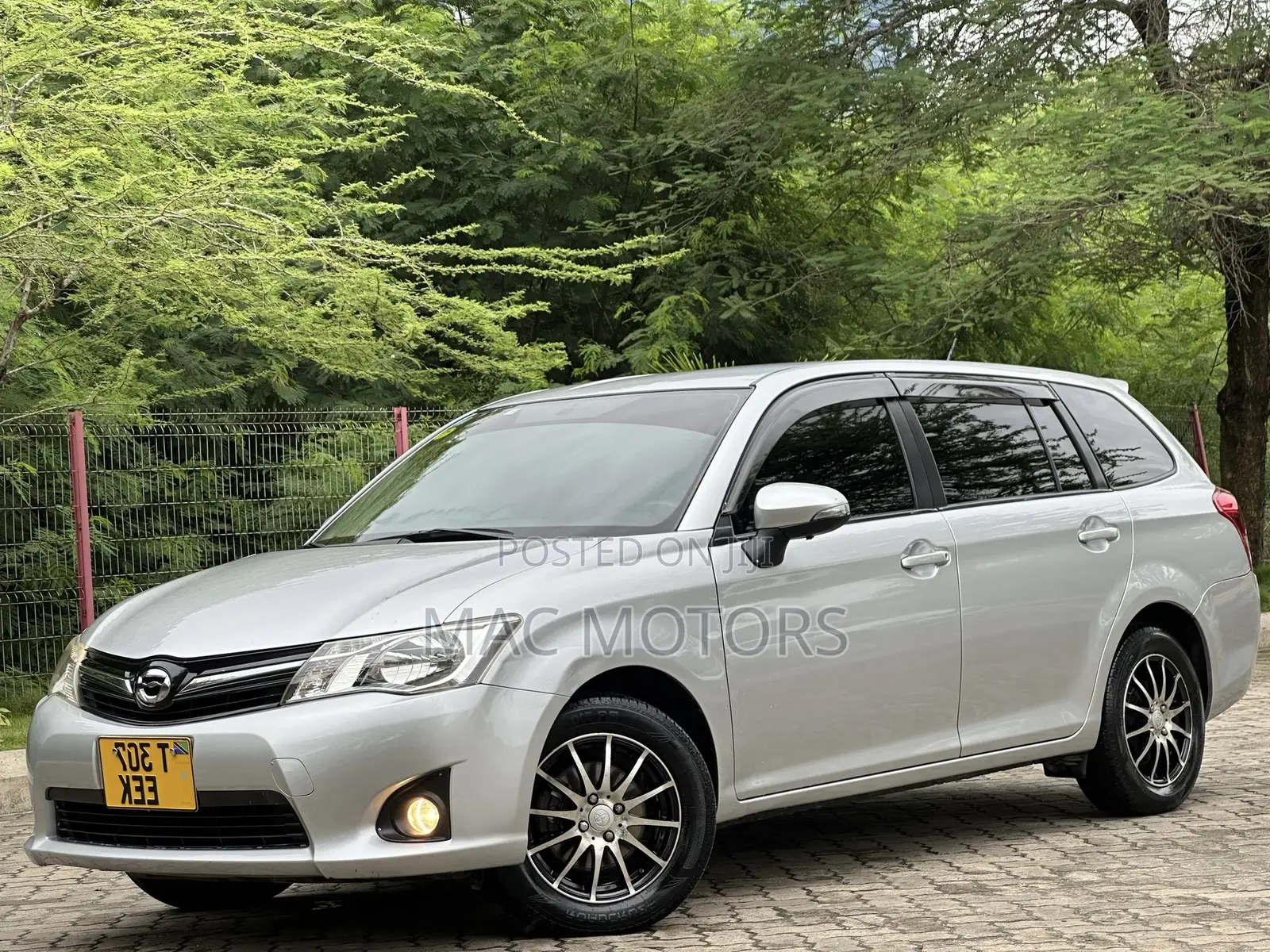 Toyota Corolla Fielder 1.5 Petrol FWD 2014 Silver