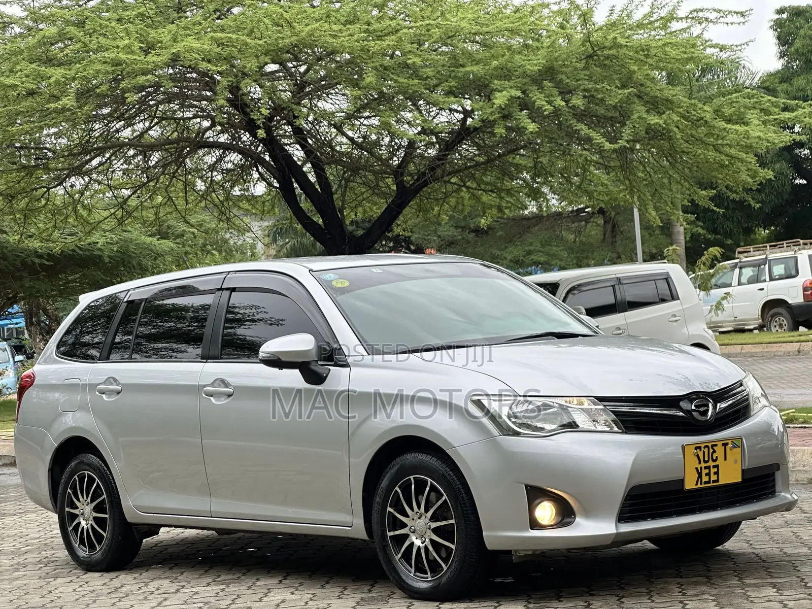 Toyota Corolla Fielder 1.5 Petrol FWD 2014 Silver