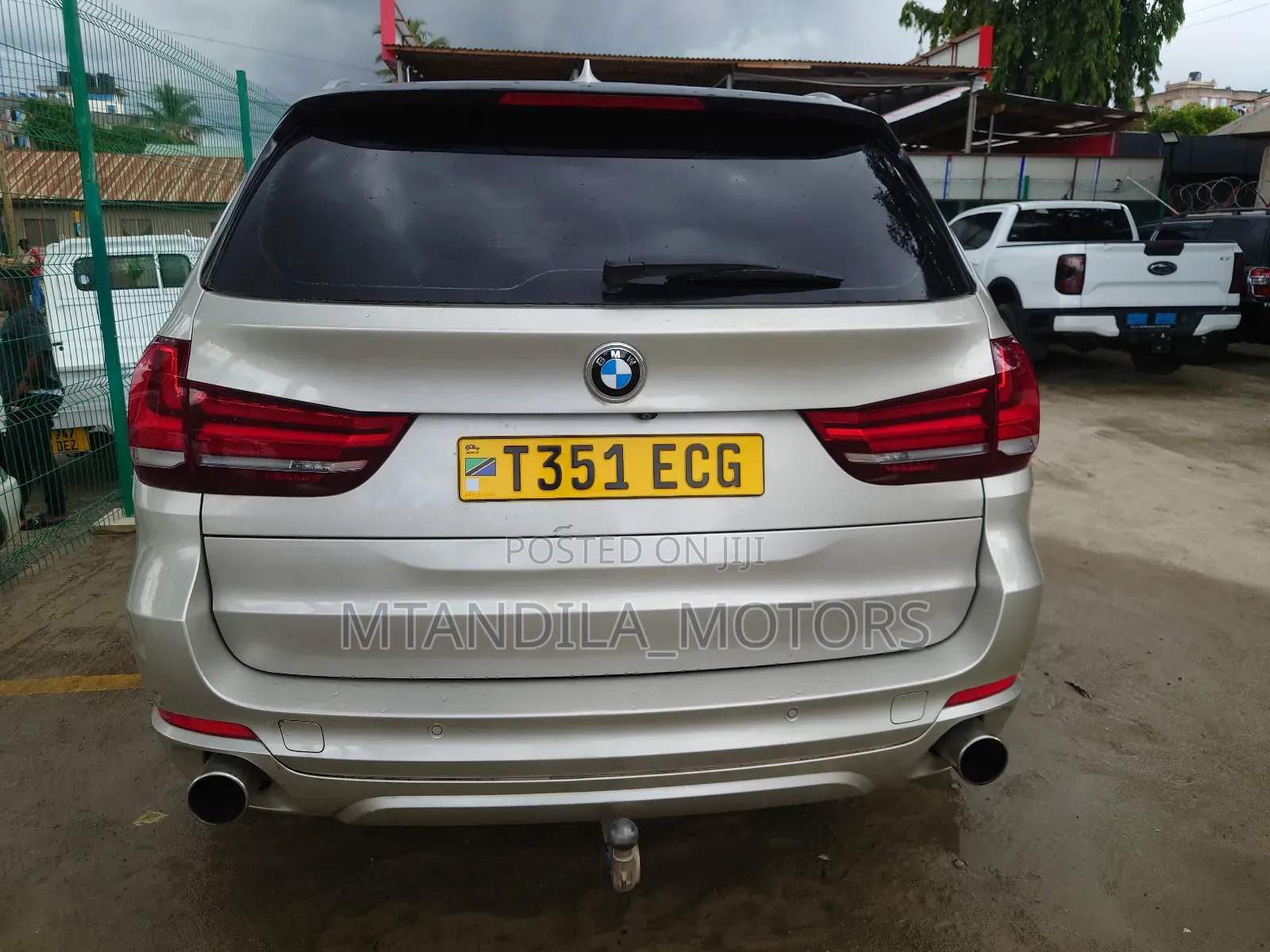 BMW X5 xDrive35i Premium AWD (3.0L 6cyl 8A) 2012 Gold