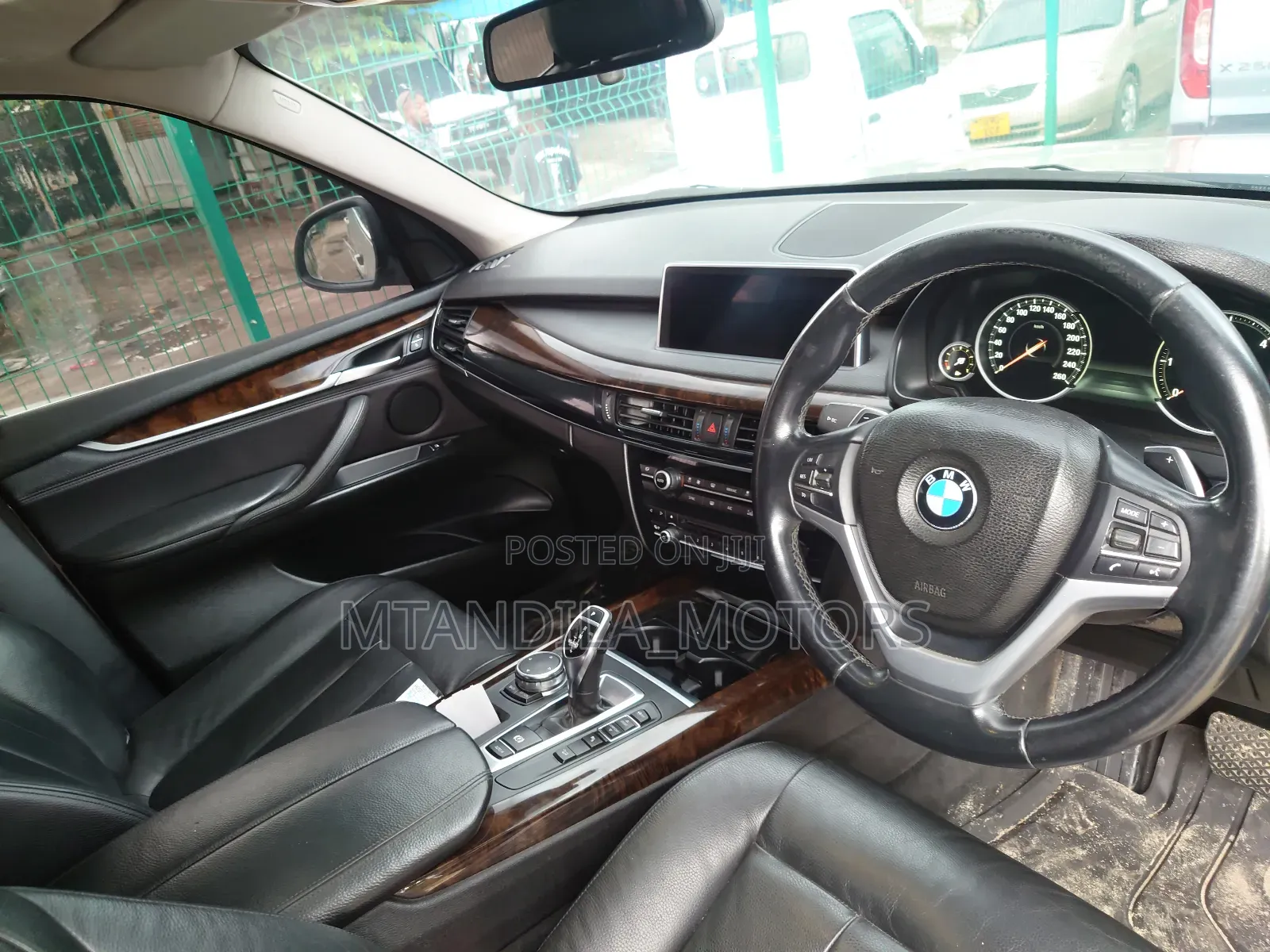 BMW X5 xDrive35i Premium AWD (3.0L 6cyl 8A) 2012 Gold