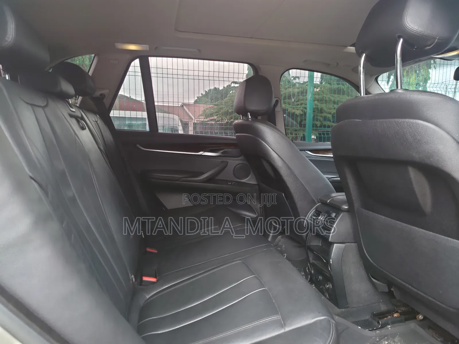BMW X5 xDrive35i Premium AWD (3.0L 6cyl 8A) 2012 Gold