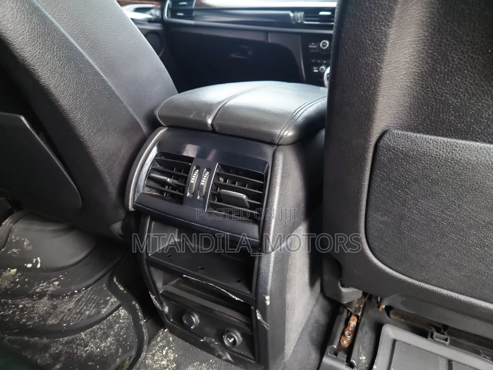 BMW X5 xDrive35i Premium AWD (3.0L 6cyl 8A) 2012 Gold