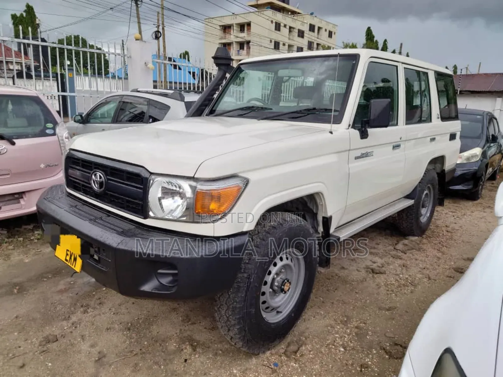 Toyota Land Cruiser Prado 2024 White