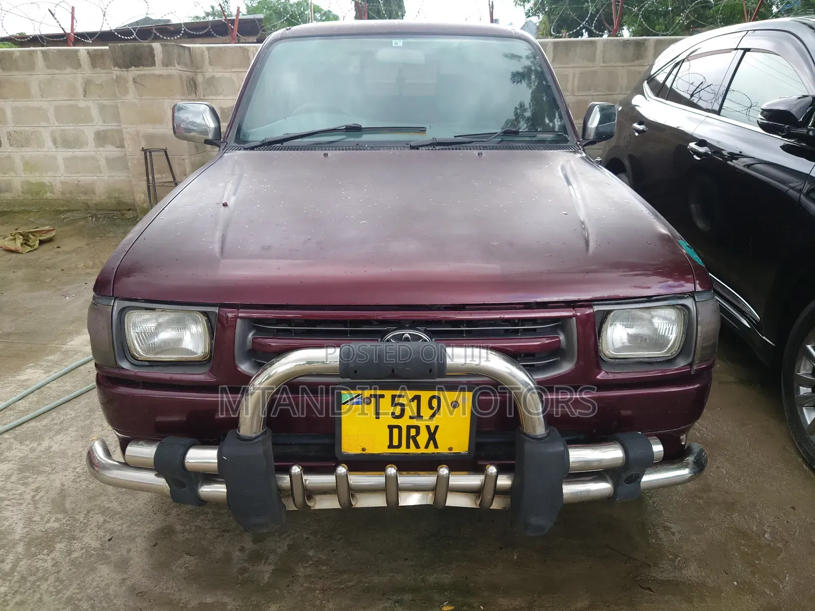 Toyota Hilux 2000 Purple