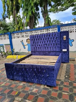 Kitanda Chenye Taa