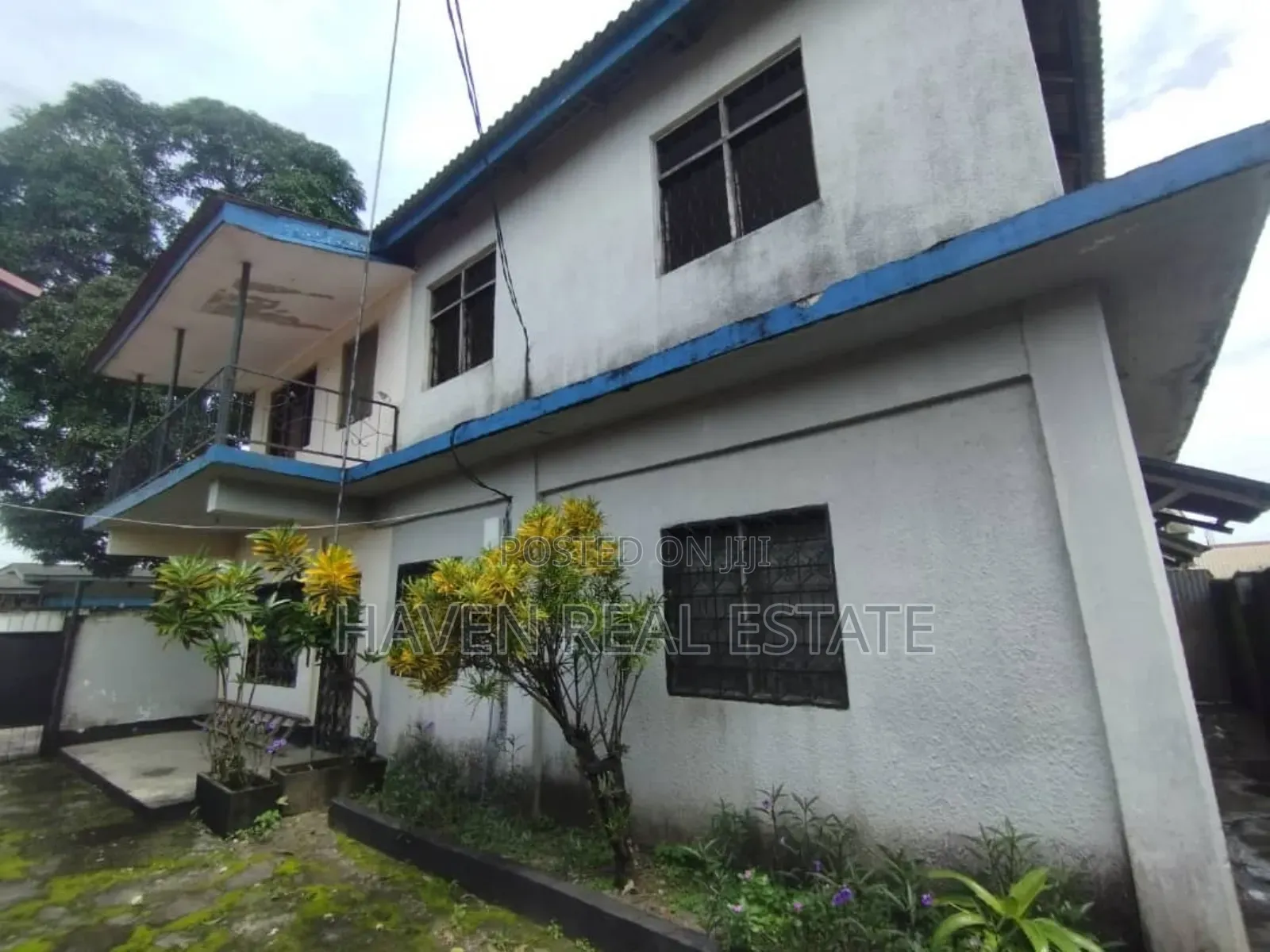 10bdrm House in Kimala for sale