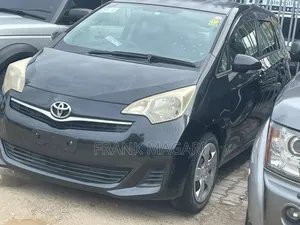 Toyota Ractis 1.5 AWD 2012 Black