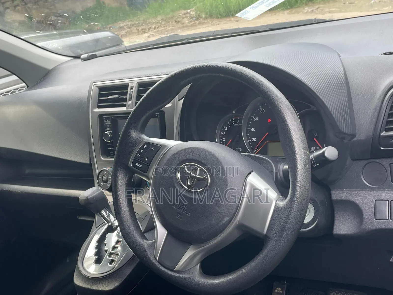 Toyota Ractis 1.5 AWD 2012 Black