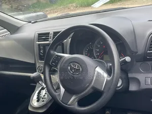 Toyota Ractis 1.5 AWD 2012 Black
