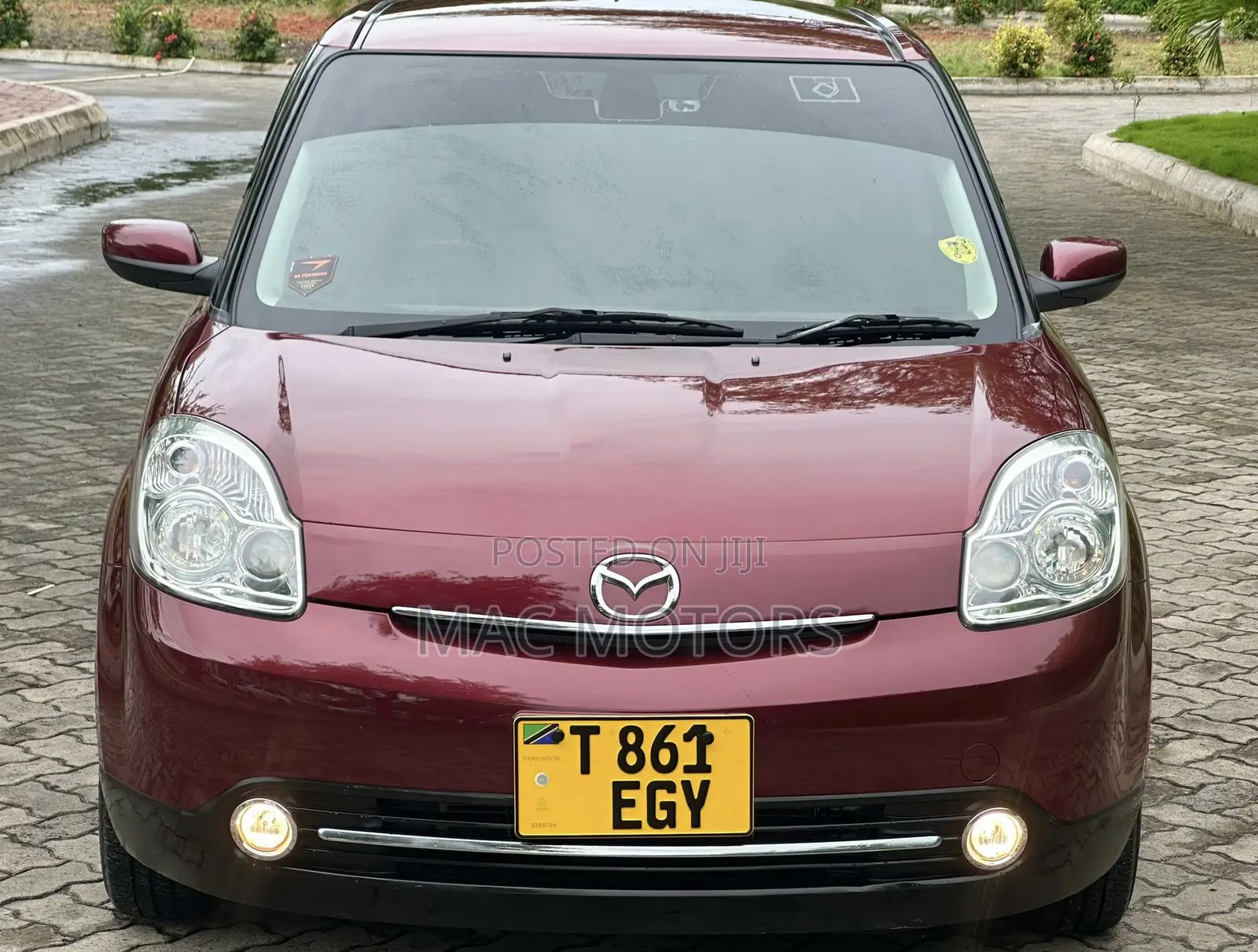 Mazda Verisa 2011 Burgundy