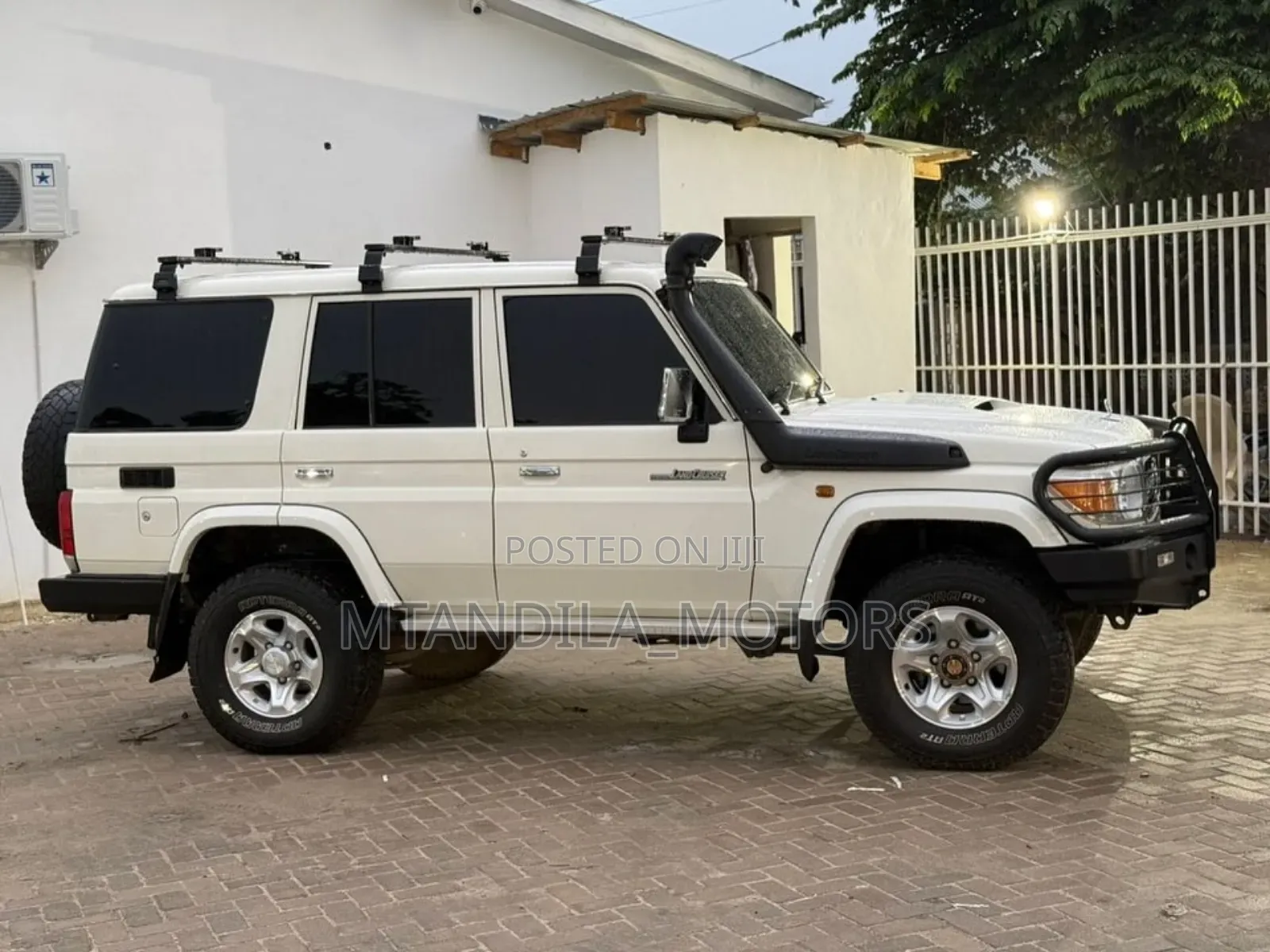 Toyota Land Cruiser Prado 3.0 190hp 2018 Beige