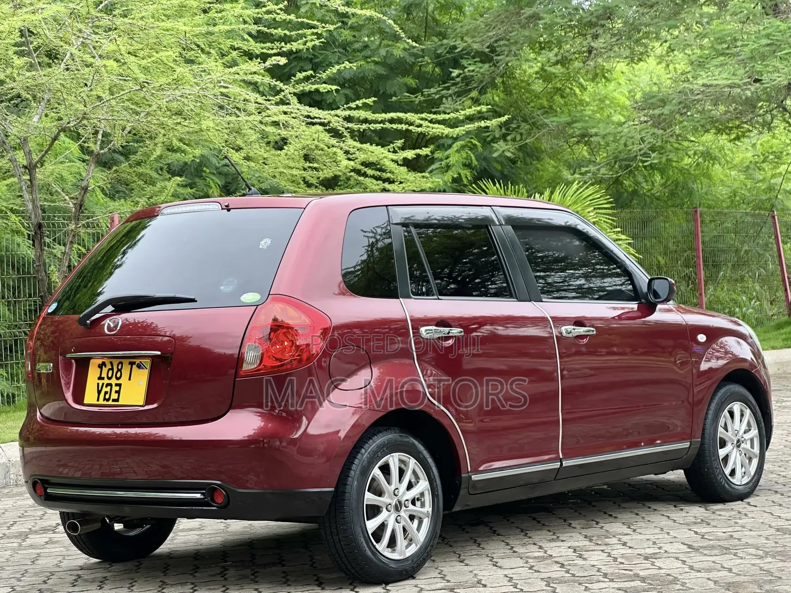 Mazda Verisa 2011 Burgundy