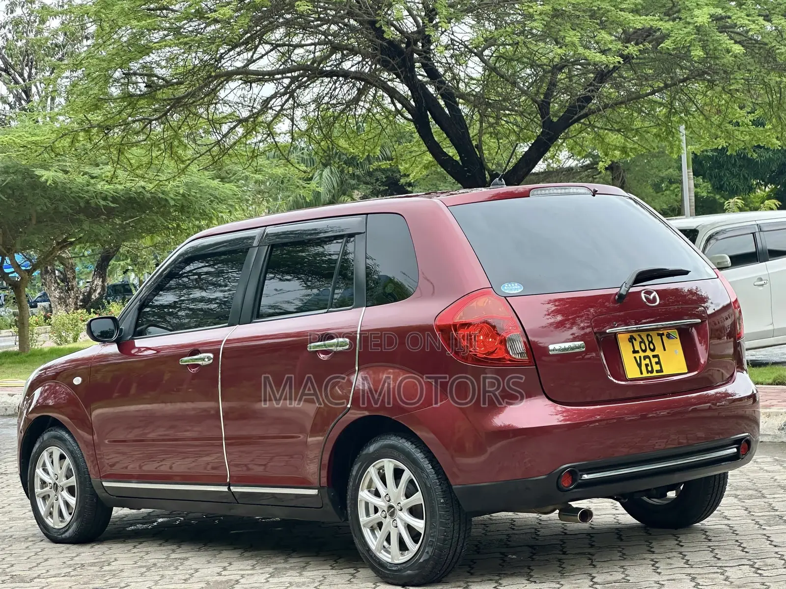 Mazda Verisa 2011 Burgundy