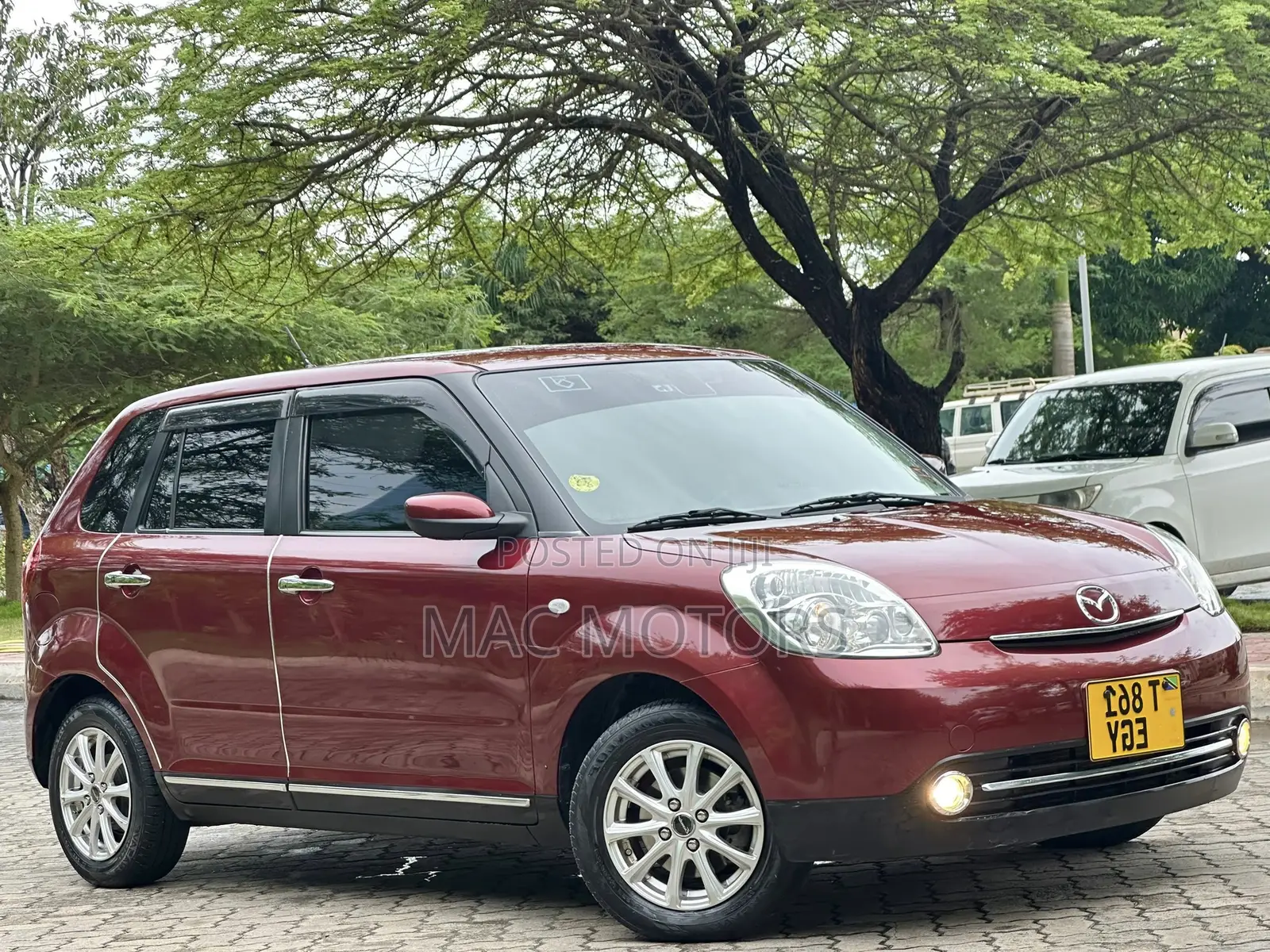 Mazda Verisa 2011 Burgundy