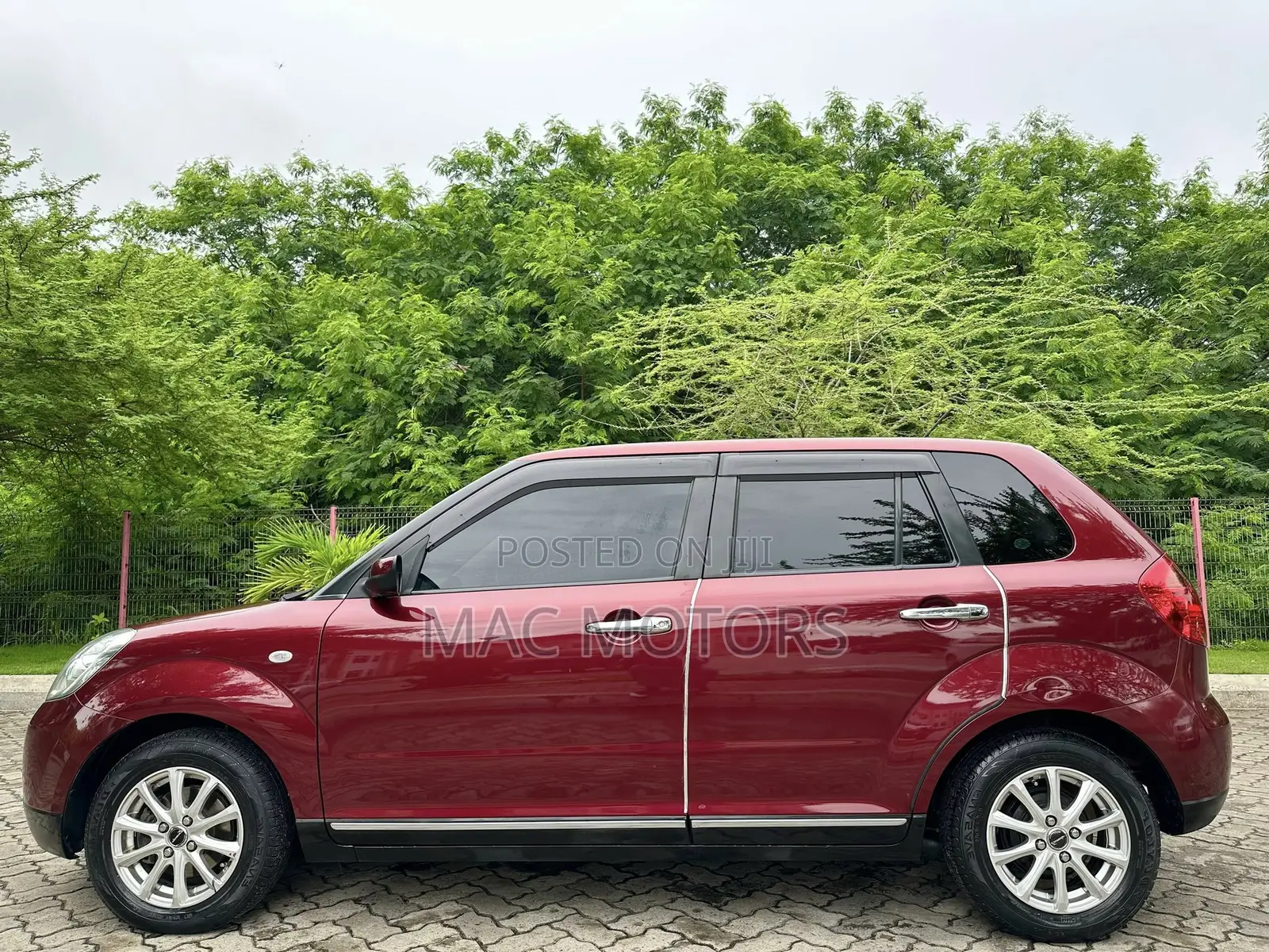 Mazda Verisa 2011 Burgundy