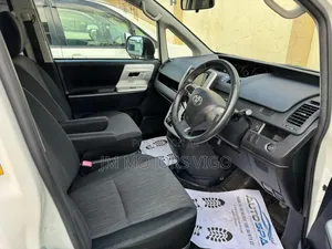 Toyota Noah 2012 White