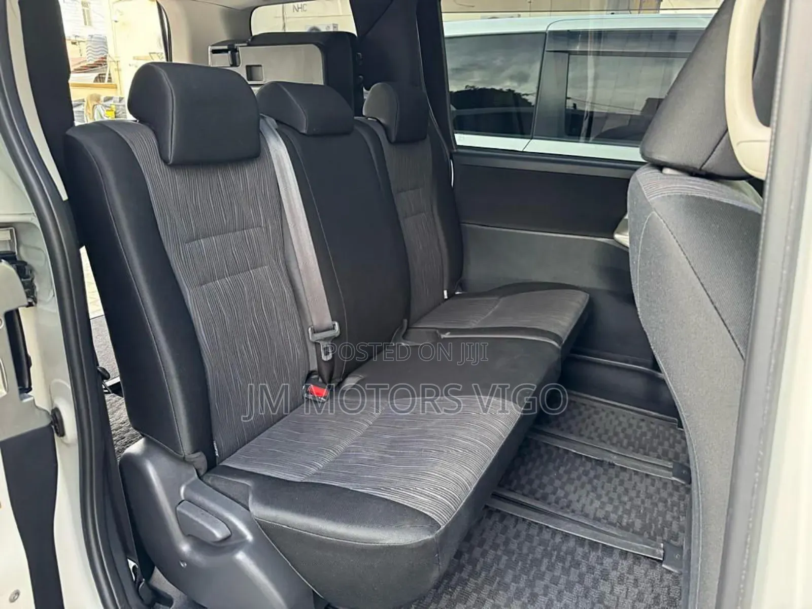 Toyota Noah 2012 White