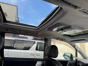 Toyota Voxy 2012 Pearl
