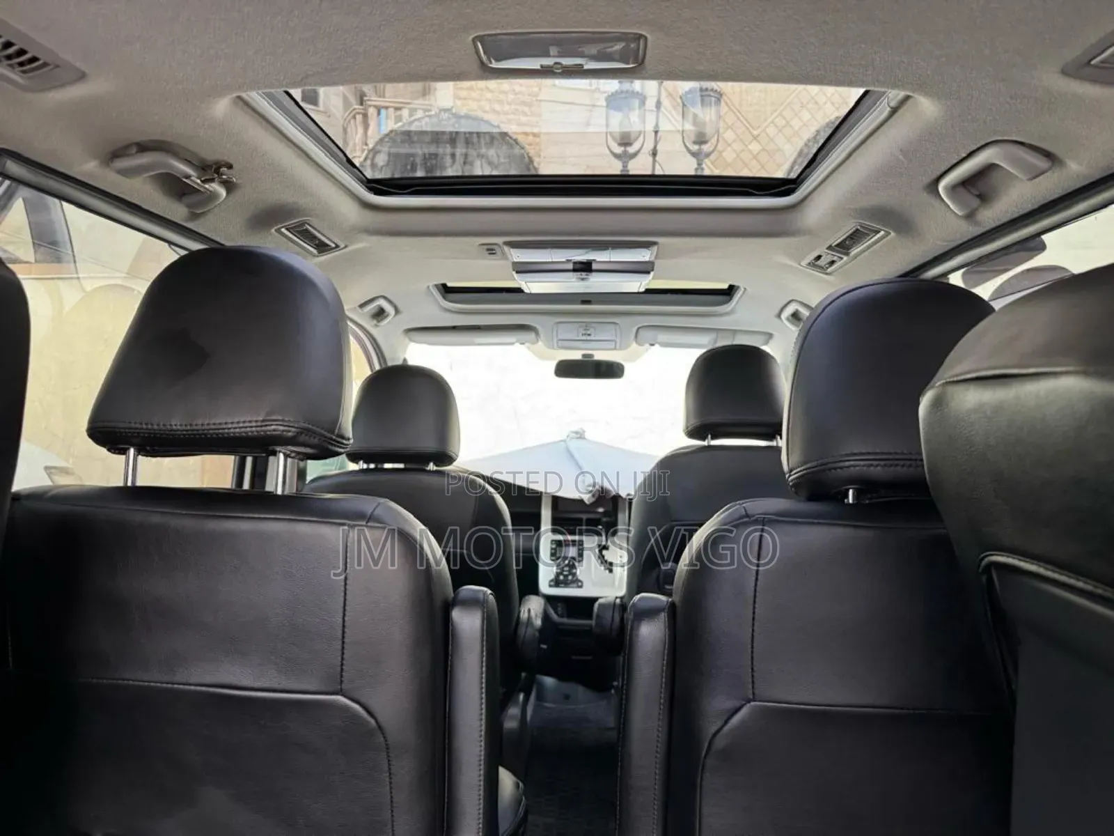 Toyota Voxy 2012 Pearl
