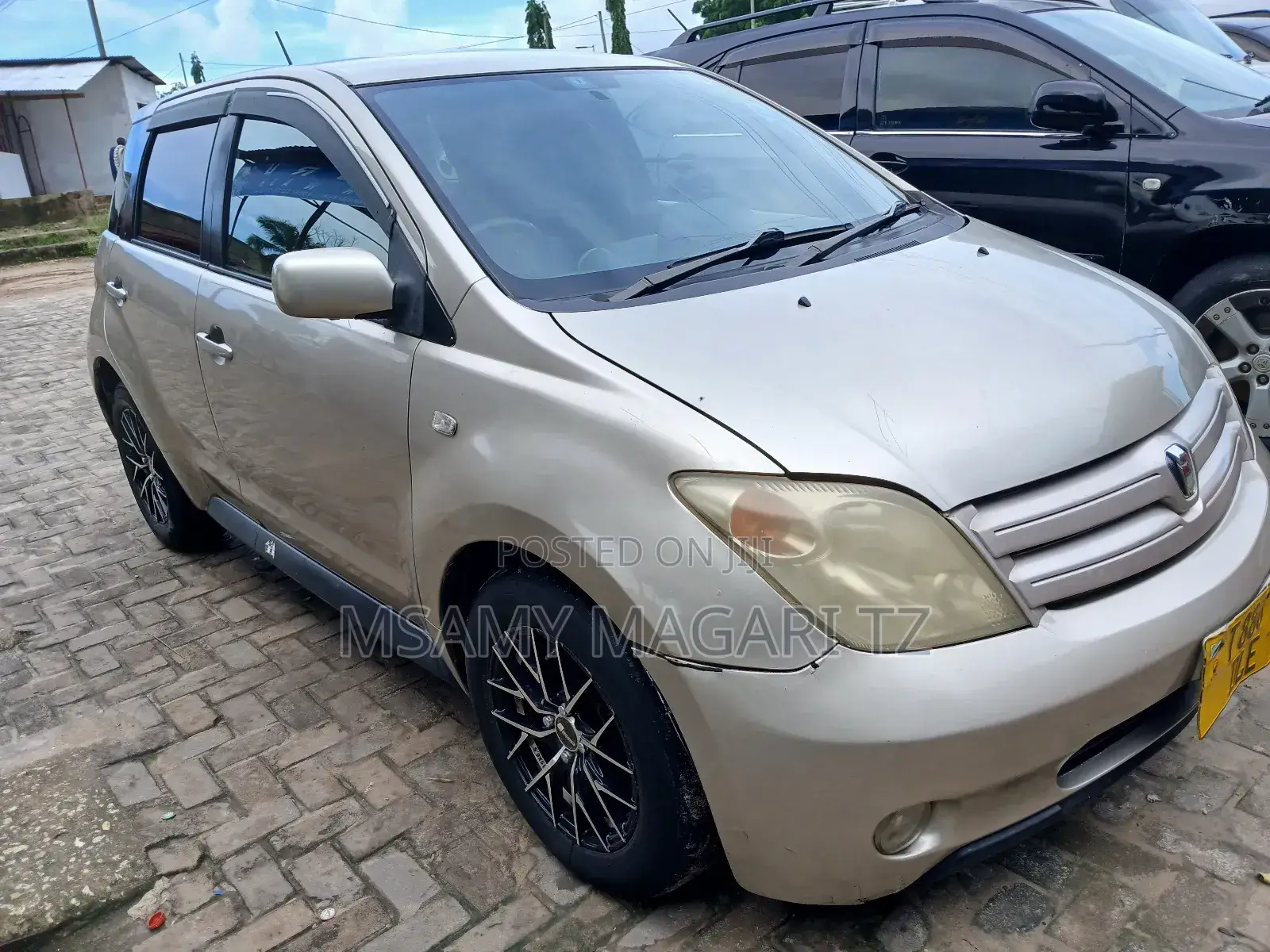 Toyota IST 2003 Gold