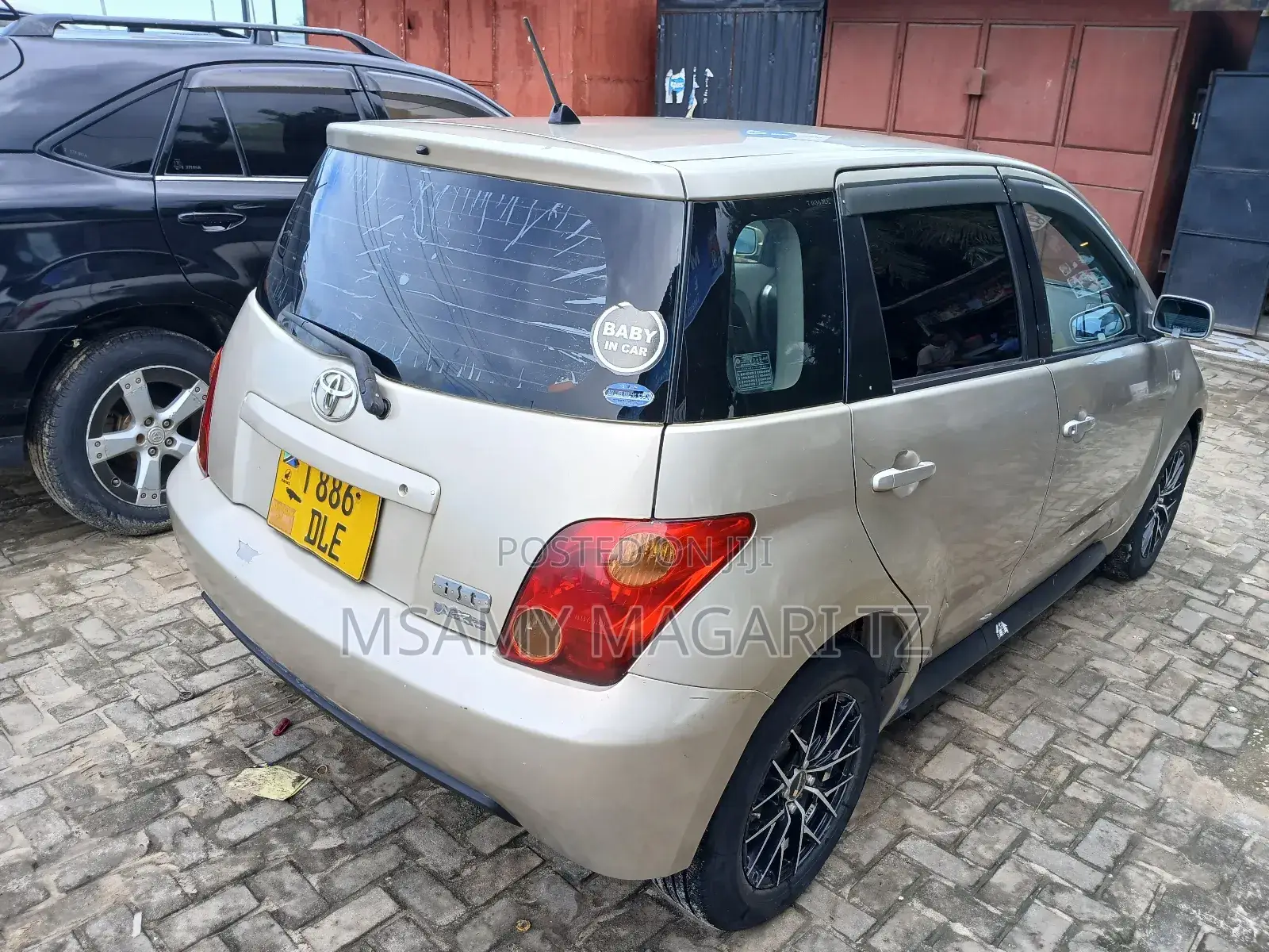 Toyota IST 2003 Gold