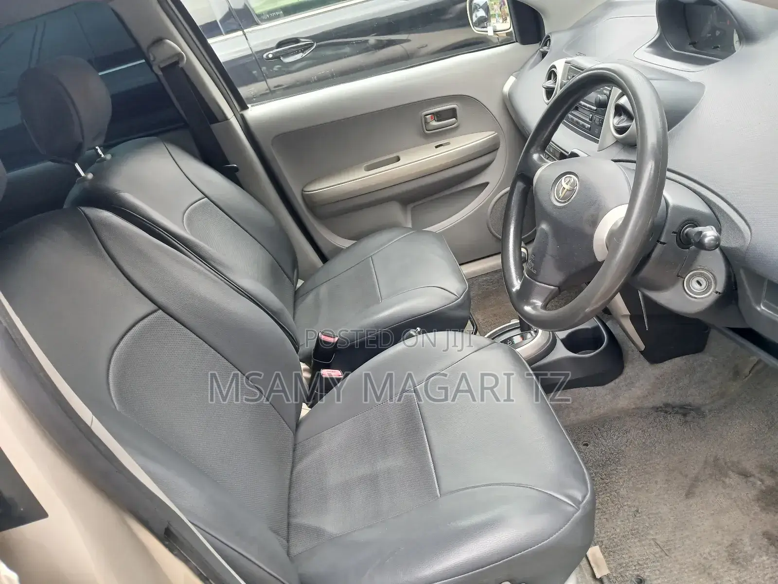 Toyota IST 2003 Gold