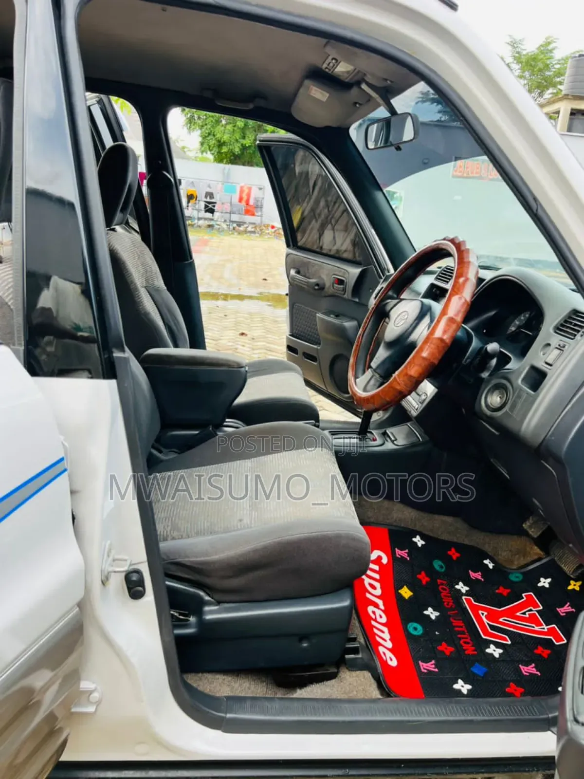 Toyota RAV4 1999 Pearl