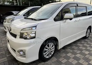 Toyota Voxy 2012 White