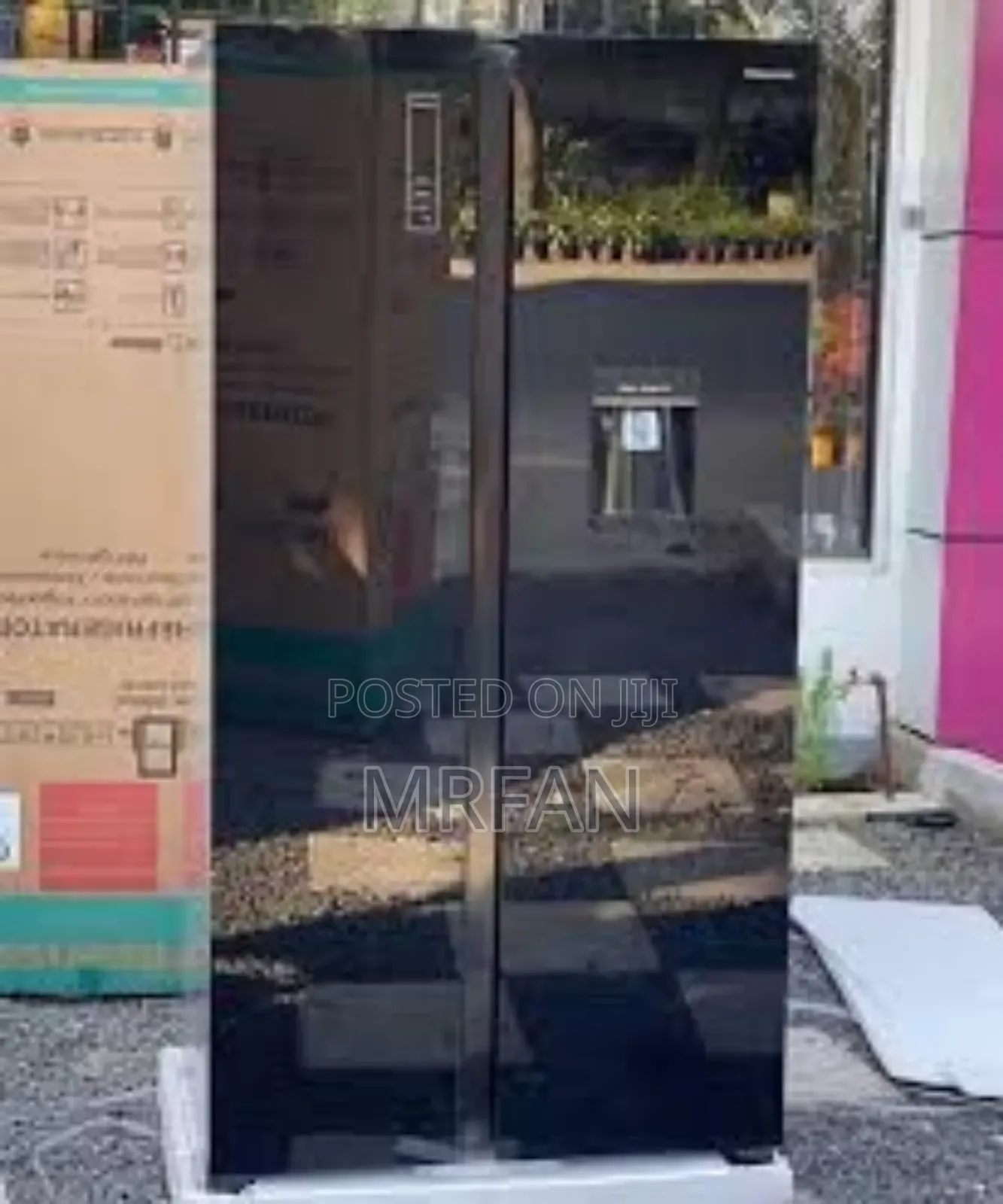 Hisense H670 Refrigerator Black 514l