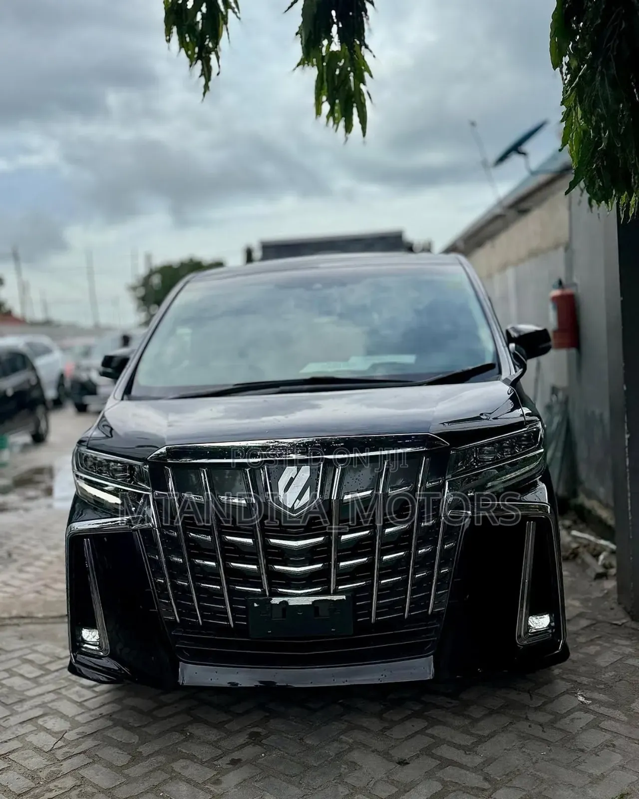 Toyota Alphard 2.5 Hybrid AWD 2019 Black