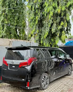 Toyota Alphard 2.5 Hybrid AWD 2019 Black