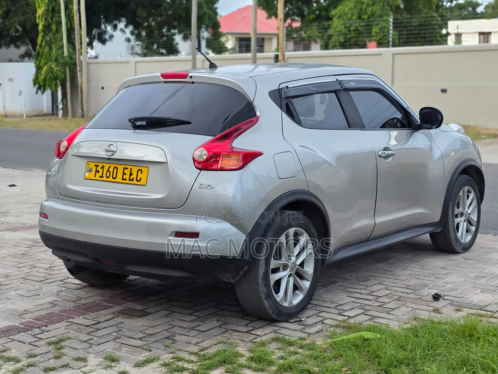 Nissan Juke 2011 Silver