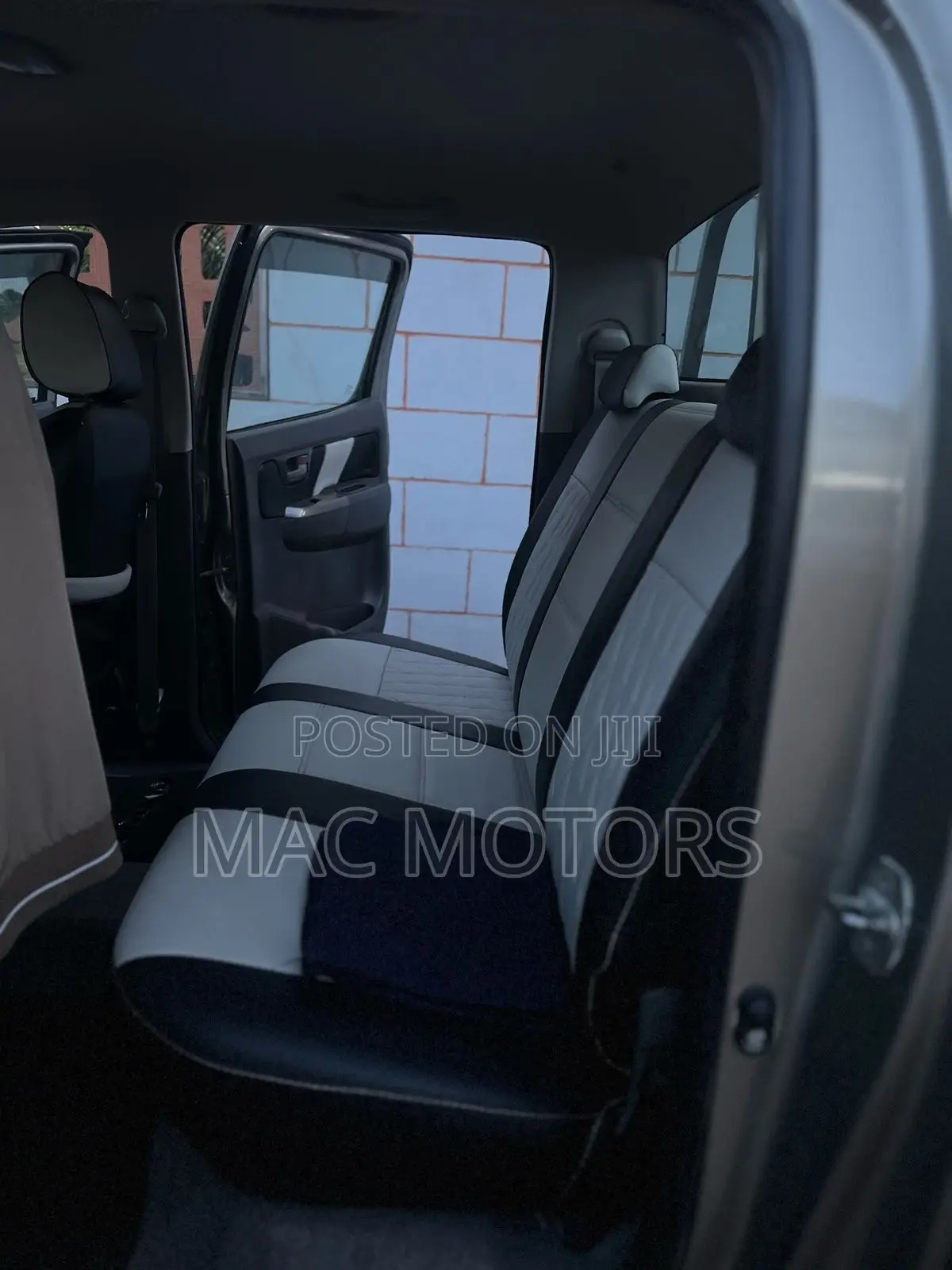 Toyota Hilux 2.5 D-4D 4X4 SRX 2010 Beige