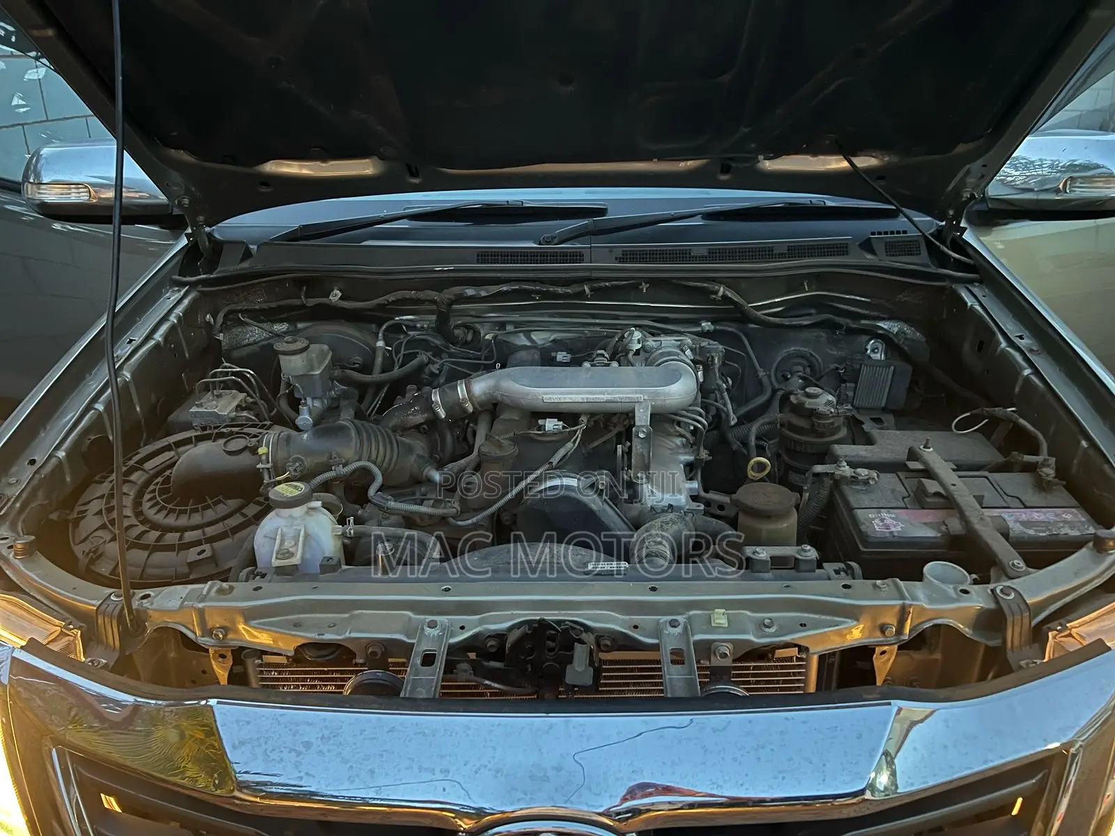 Toyota Hilux 2.5 D-4D 4X4 SRX 2010 Beige