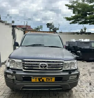 Toyota Land Cruiser HDJ 100 2000 Blue