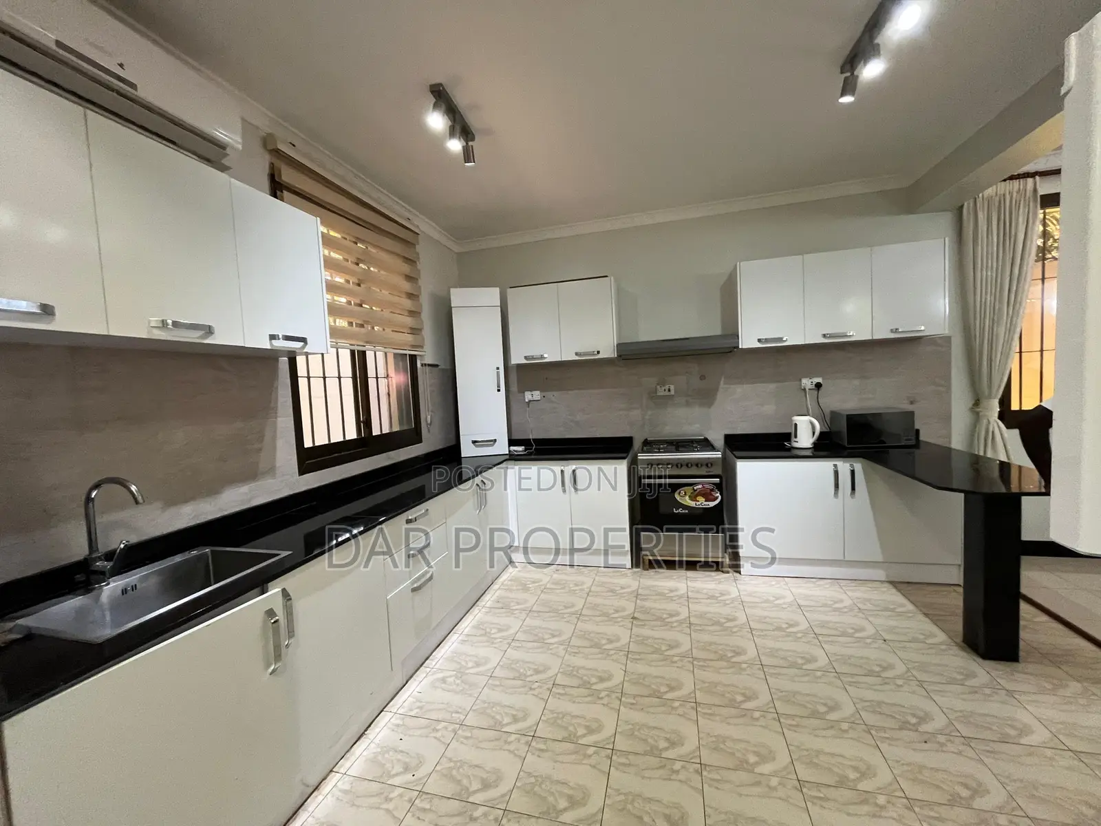 3bdrm Villa in Masaki for rent