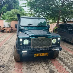 Land Rover Defender Puma 90 SW 2011 Blue