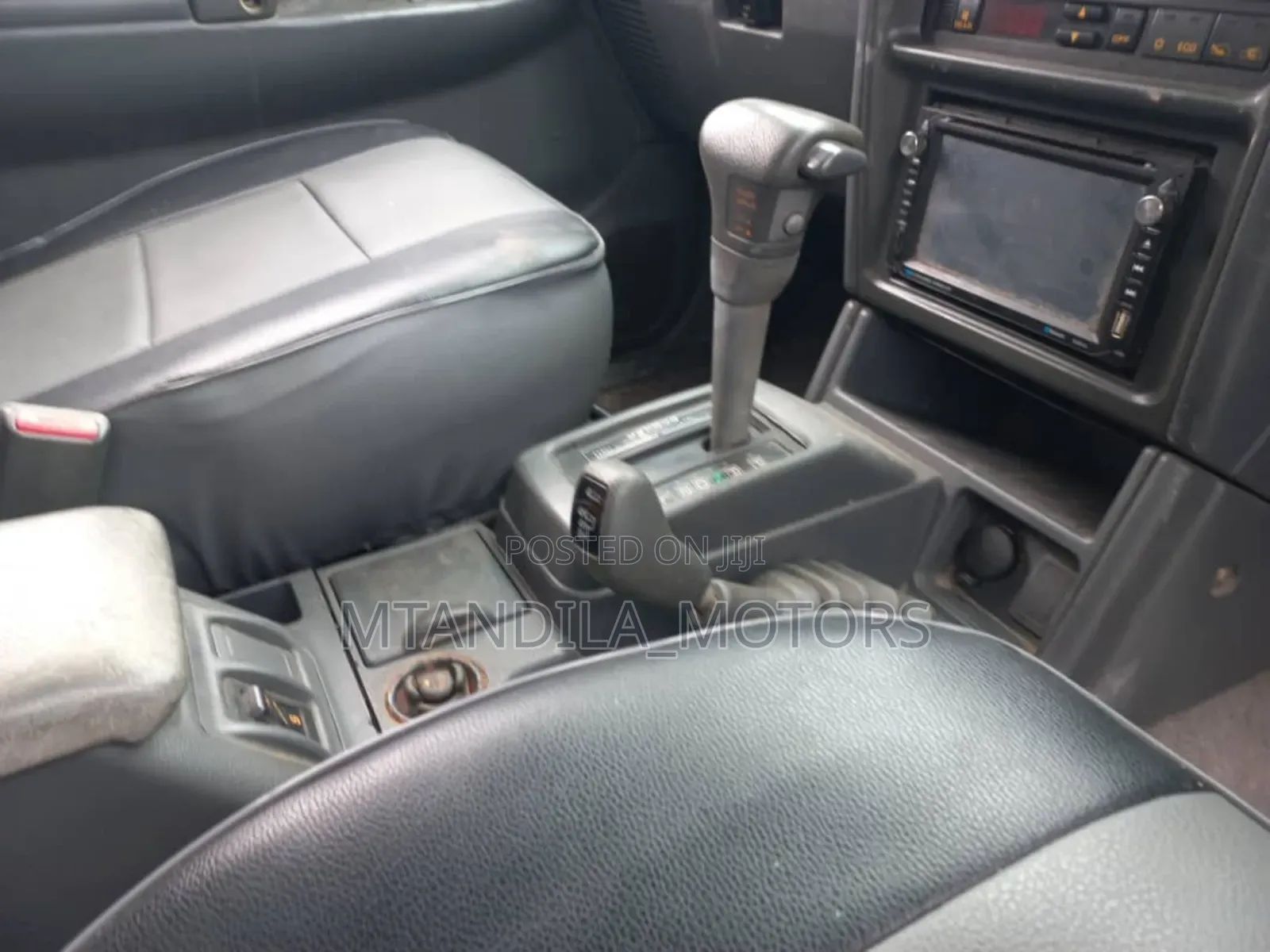 Mitsubishi SpaceWagon 1998 Beige